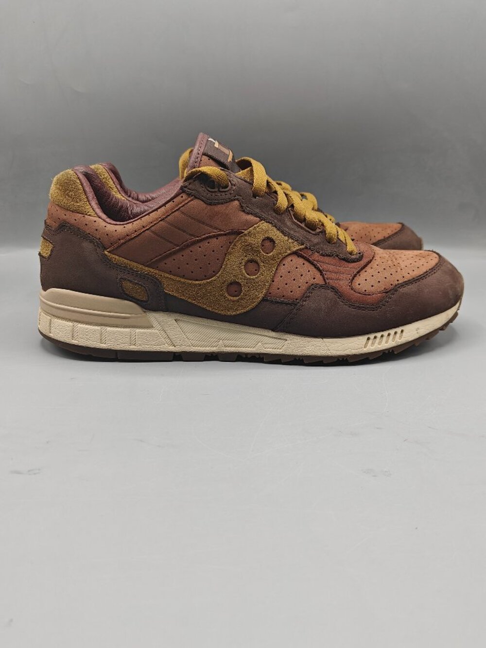 Saucony Shadow 5000 Espresso Brown S70775-2 Men's Size 10 US Pre-Owned and Good